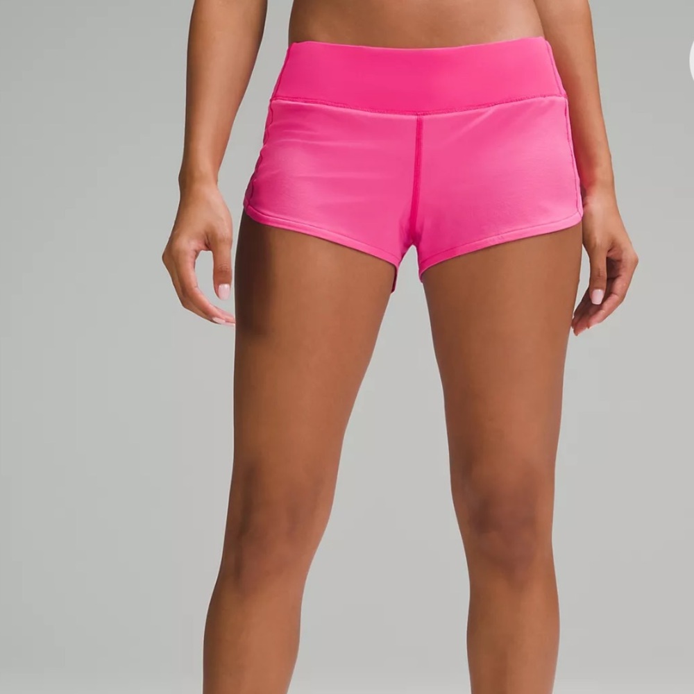Speed Up Low-Rise Lined Short 2.5" sonic pink size 6